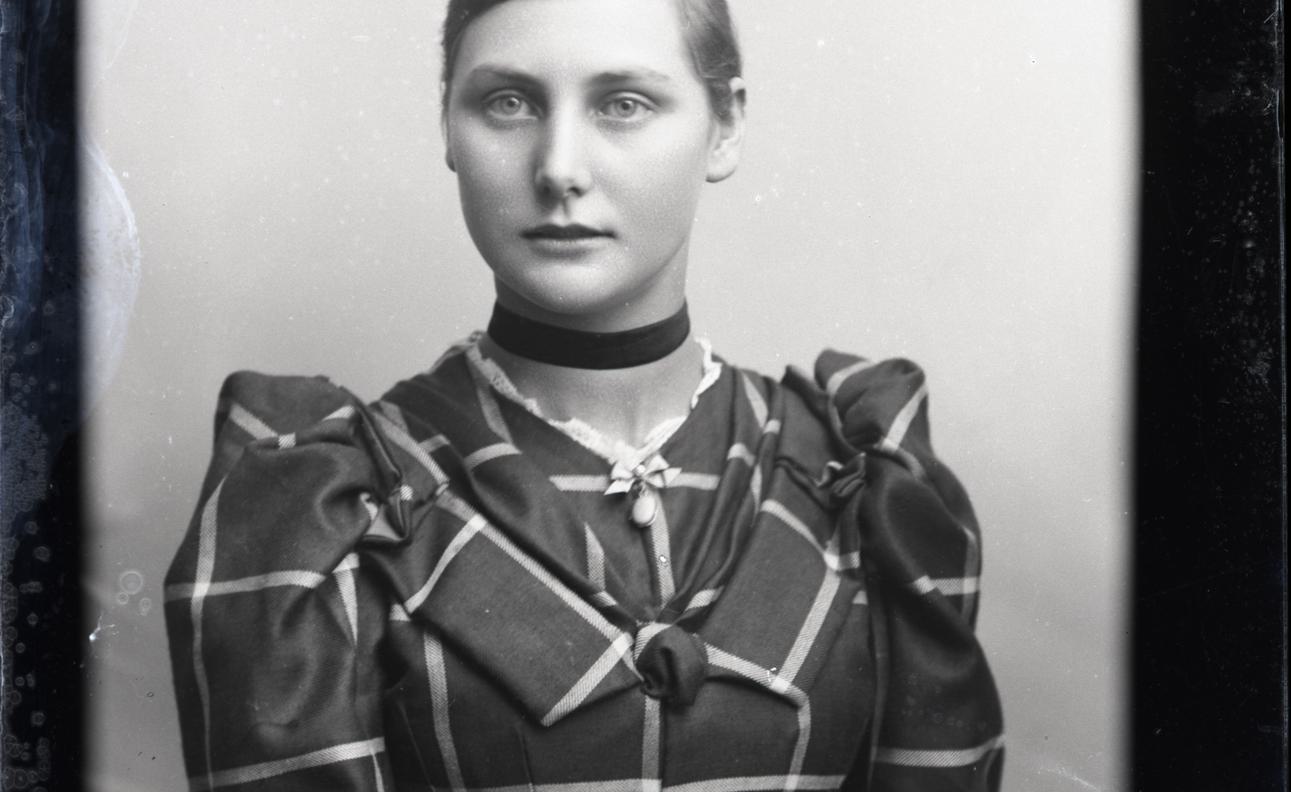A5061 556 Portraetfoto af Anna Kirstine Klaudine Damberg 1894 A Hoffgaard